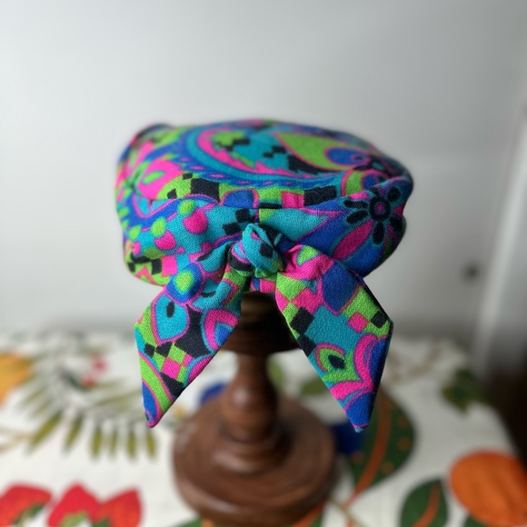 🎉Host Pick🎉 1970’s Psychedelic Geometric Print Hat - Picture 3 of 4